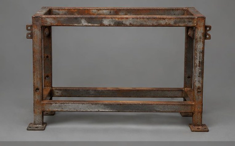 Fabricated frame, demonstration of a worn condition